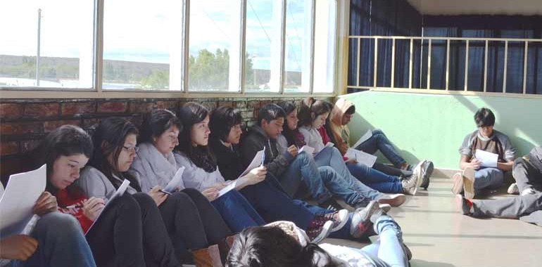 Jóvenes y educación en contextos de construcción de Represas