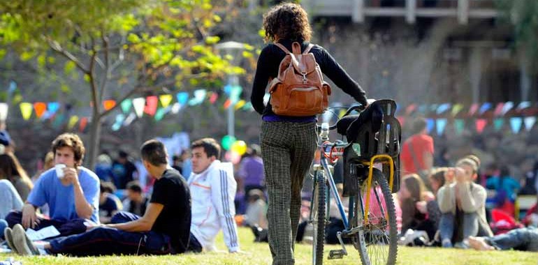 Jóvenes de Pico Truncado: Entre las actividades culturales de interés y las posibilidades que ofrece el contexto