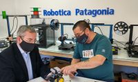 Visita del Director Provincial de Tecnología Aplicada a la Producción a la Empresa Robótica Patagonia de Claudio Galli