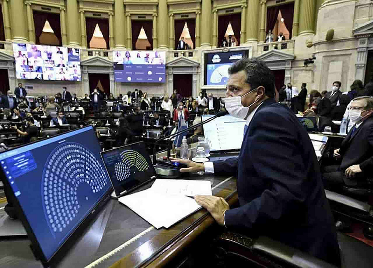 “Puente al empleo” programa para reconvertir planes sociales